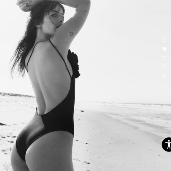 Zara black swimsuit with large flower - Picture 4 of 12